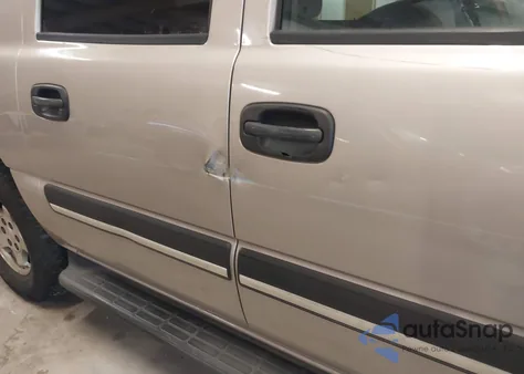 2005 Chevrolet Suburban 1500 Ls из США, поврежденный, VIN 3GNEC16Z25G136603